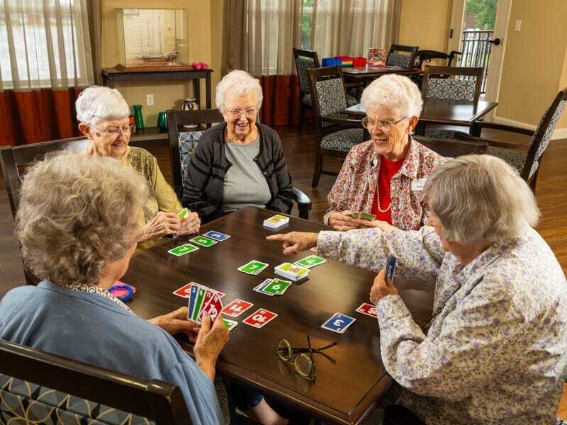 women-playing-cards women-playing-cards