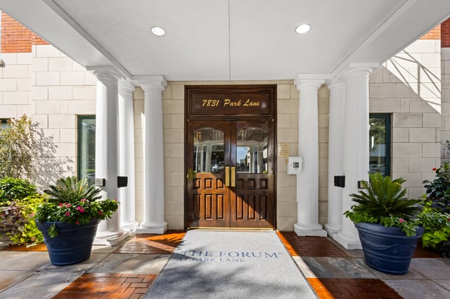 The-Forum-at-Park-Lane-009