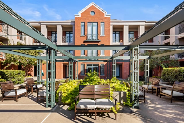 The-Forum-at-Park-Lane-041